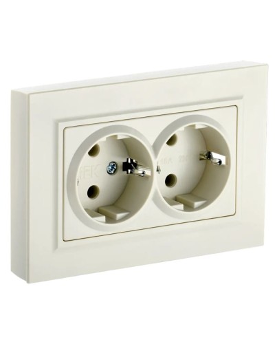 Розетка 2-местная с з/к РСш12-3-БрКр бежевый BRITE (BR-R24-16-K10-F). Розетка с заземлением с защитными шторками в сборе. IEK в Королеве