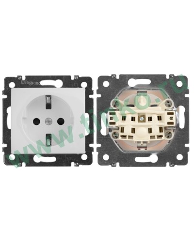 Розетка Valena 2К+3 10/16А, белый (774420). Розетка. LegranD в Королеве
